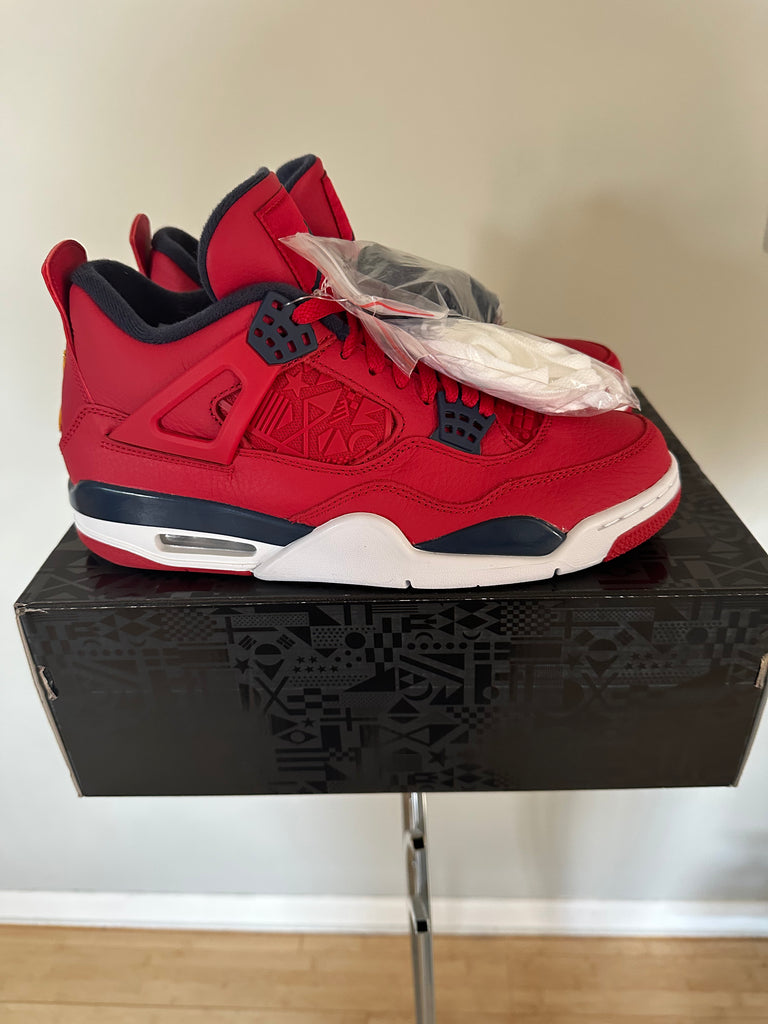 Jordan 4 size on sale 9.5