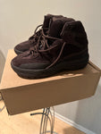 Men’s Yeezy Boots Desert Oil - Size 10